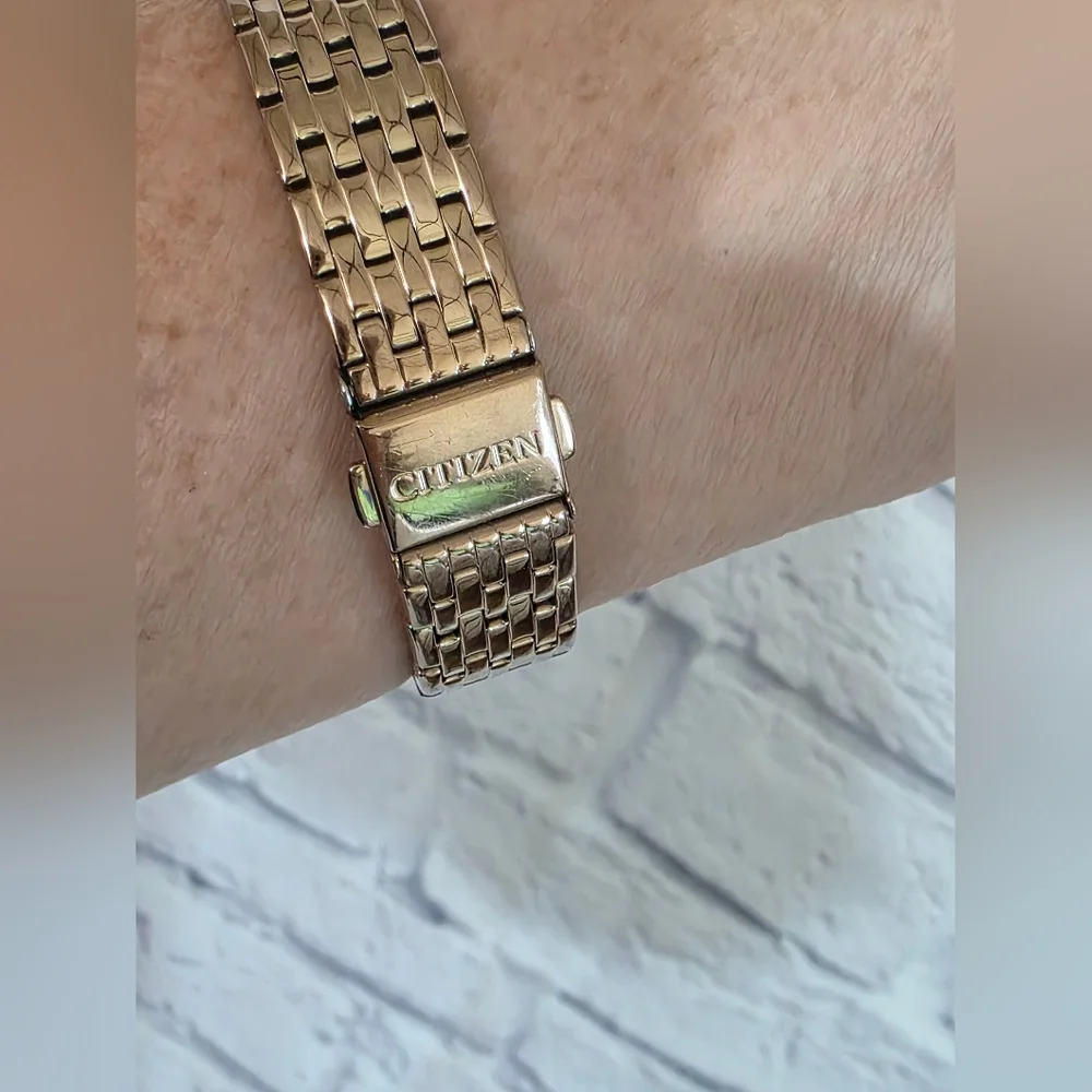 Citizen Ladies Eco Drive Strawberry Gold Watch EUC - Picture 4 of 16